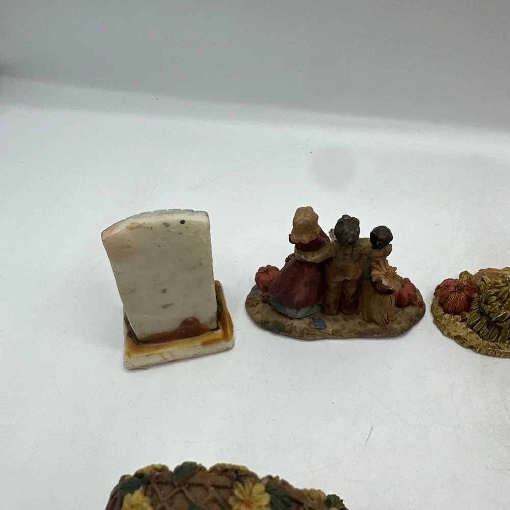 Thanksgiving Figurines Resin Hand Painted Country Style 7 Piece Set